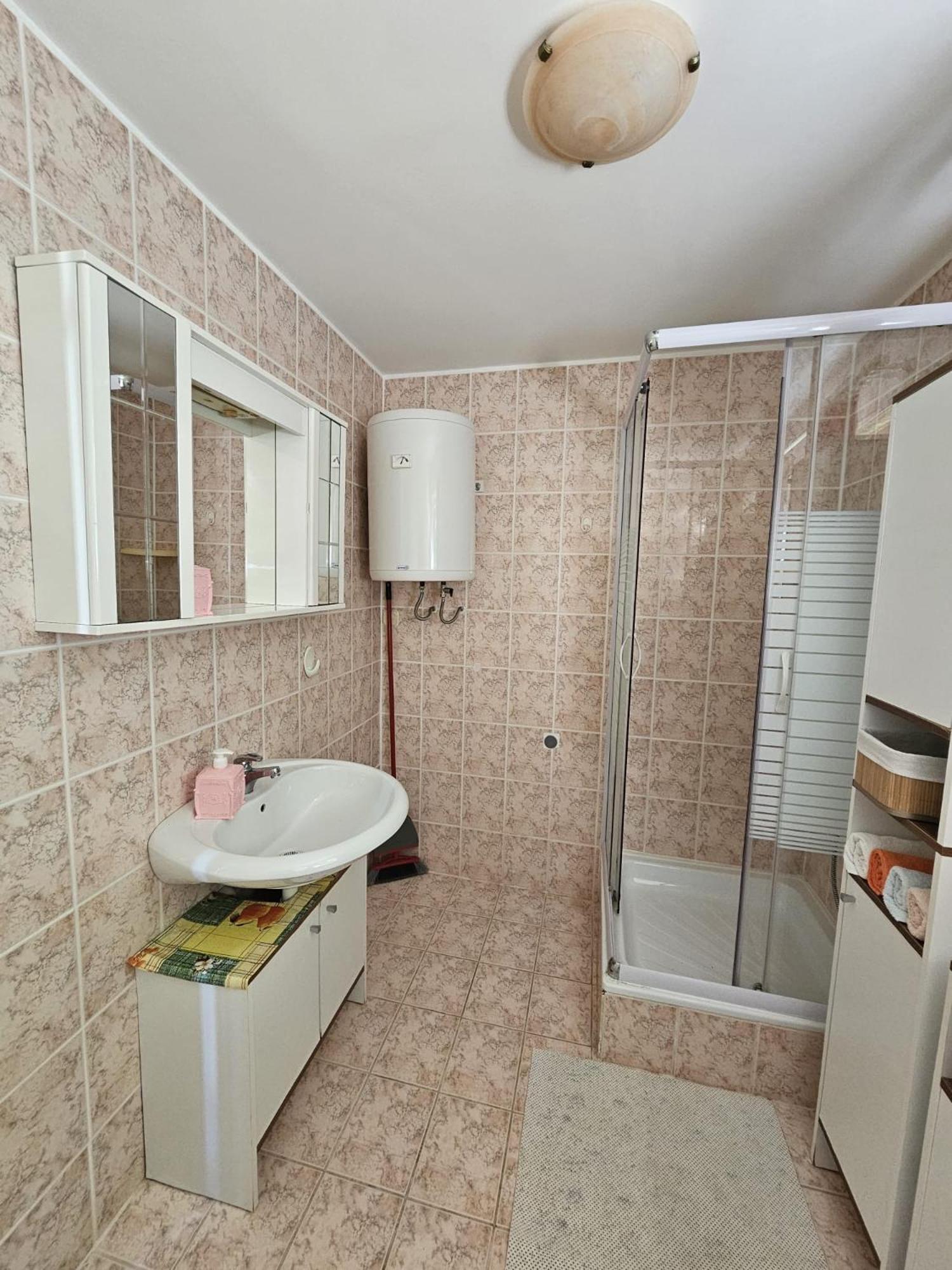 Studios Dolcek Krvavica Luaran gambar